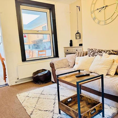 Lovely Dog Friendly, 3 Bed Home Sleeps 8, With Parking & Fenced Garden Work Contractor Leisure, Jasper 캠브리지 외부 사진