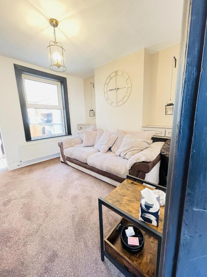 Lovely Dog Friendly, 3 Bed Home Sleeps 8, With Parking & Fenced Garden Work Contractor Leisure, Jasper 캠브리지 외부 사진