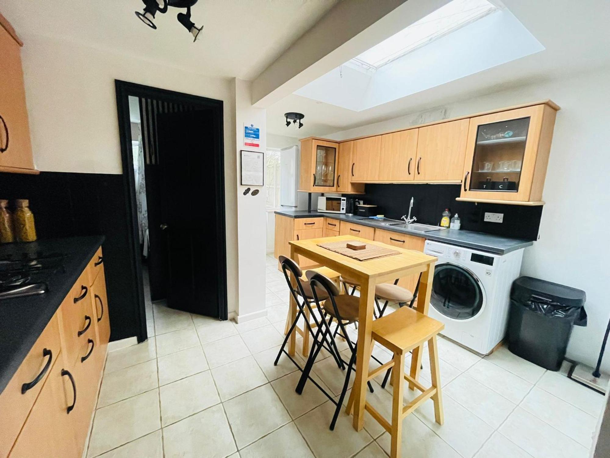 Lovely Dog Friendly, 3 Bed Home Sleeps 8, With Parking & Fenced Garden Work Contractor Leisure, Jasper 캠브리지 외부 사진