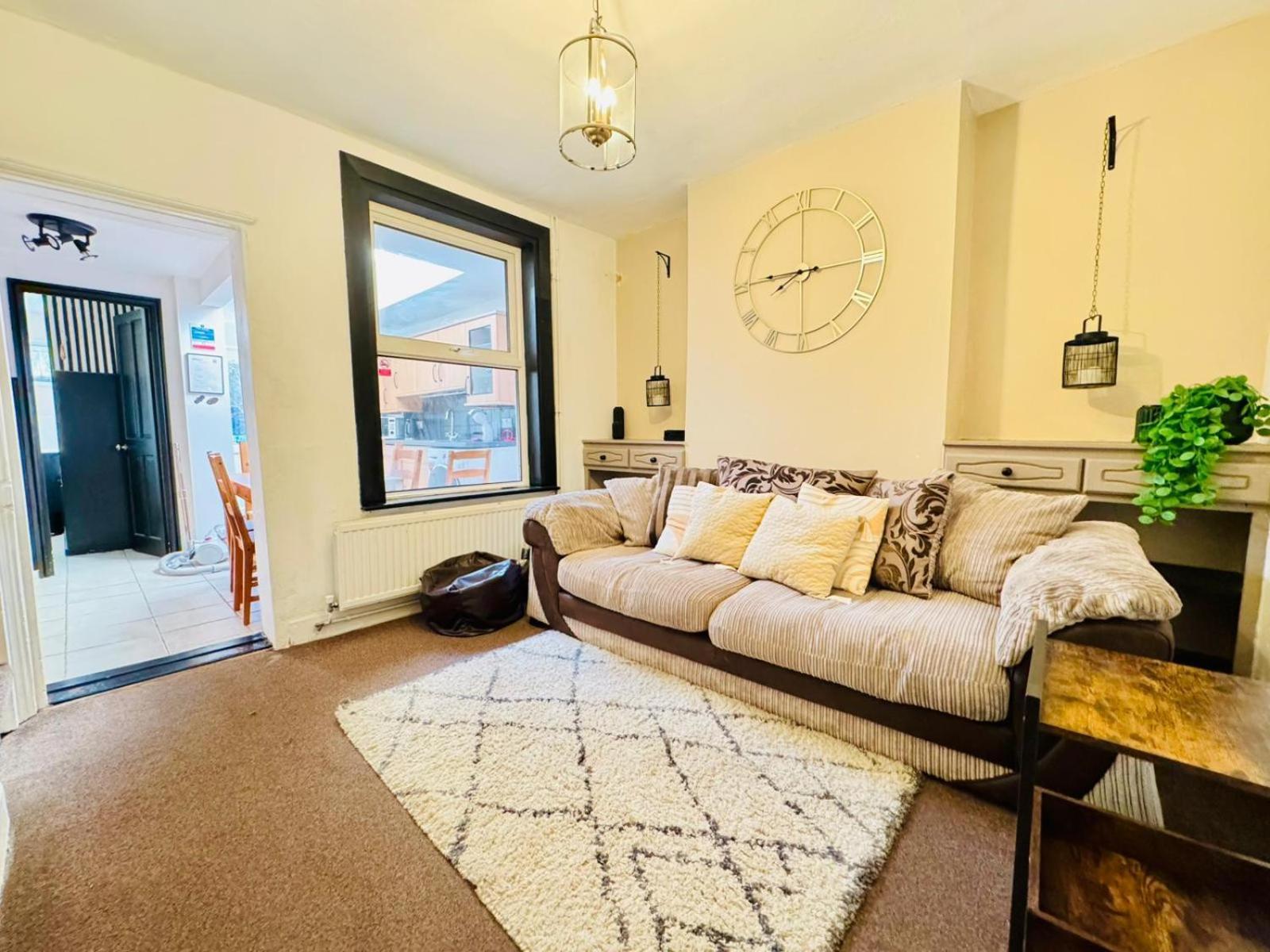 Lovely Dog Friendly, 3 Bed Home Sleeps 8, With Parking & Fenced Garden Work Contractor Leisure, Jasper 캠브리지 외부 사진