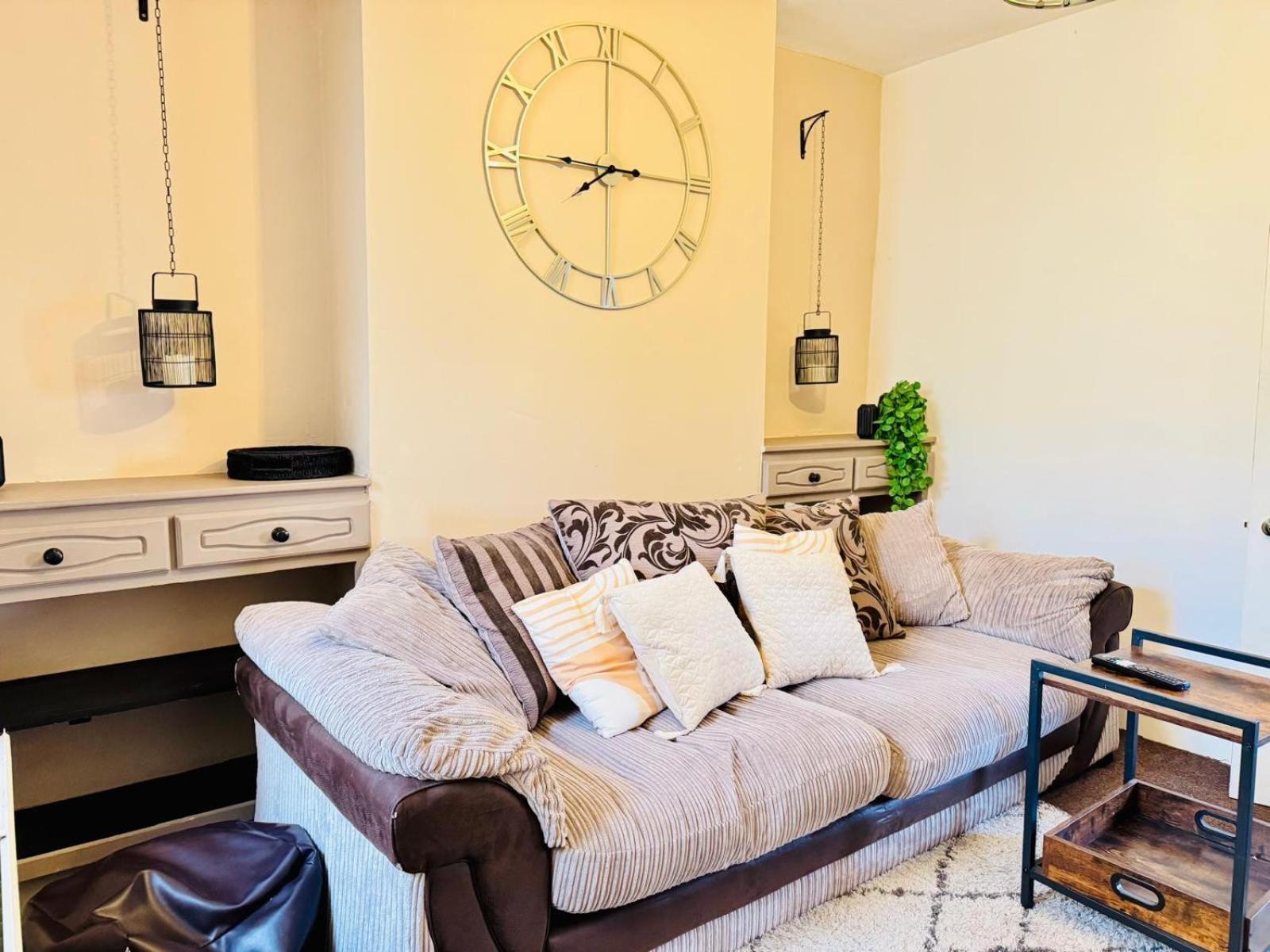 Lovely Dog Friendly, 3 Bed Home Sleeps 8, With Parking & Fenced Garden Work Contractor Leisure, Jasper 캠브리지 외부 사진