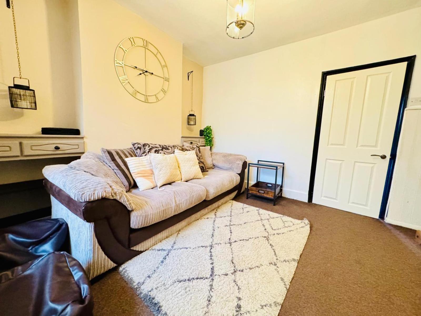 Lovely Dog Friendly, 3 Bed Home Sleeps 8, With Parking & Fenced Garden Work Contractor Leisure, Jasper 캠브리지 외부 사진