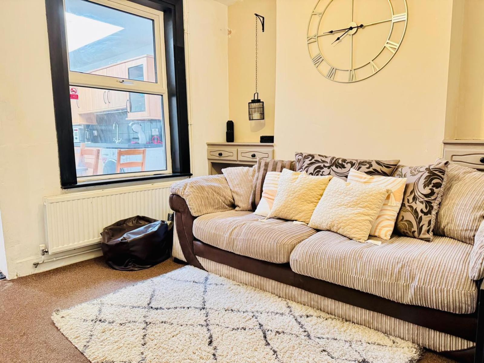 Lovely Dog Friendly, 3 Bed Home Sleeps 8, With Parking & Fenced Garden Work Contractor Leisure, Jasper 캠브리지 외부 사진