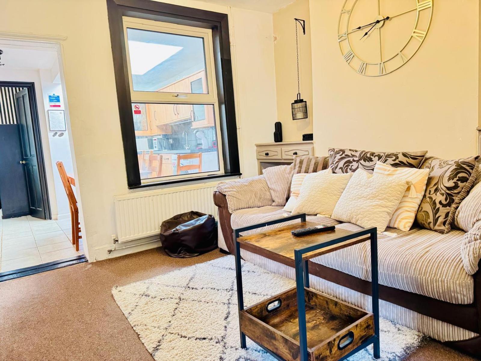 Lovely Dog Friendly, 3 Bed Home Sleeps 8, With Parking & Fenced Garden Work Contractor Leisure, Jasper 캠브리지 외부 사진